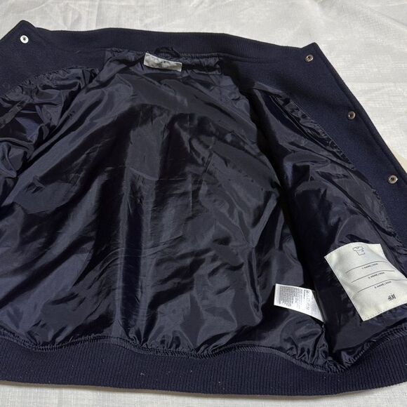 (C4) H&MBoys' Varsity Jacket in White and Dark Blue with Red Lettering,Size 8/10 - Picture 14 of 14